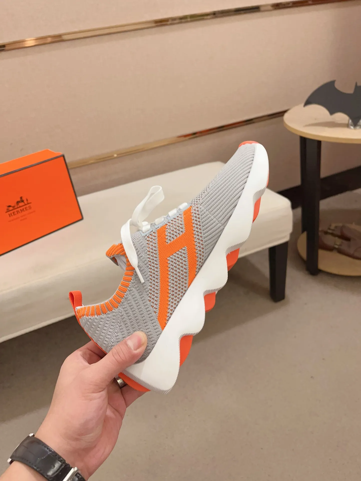Men's clothing and shoes💰: 420💰《HERMES》【Classic Original Version】Hermès; top 🔝purchasing agent🔍🔍men's latest 🇺🇸 counters are on sale at the same time, original fly-knit fabric imported from Italy is exquisite in workmanship (Italian 🇮🇹Imported water-dyed 🐂cowhide lining) sole: original sole provided by the original factory, ⚠️exclusive double-layer activity·TPR·rubber·combined molded outsole; Code number: 38-44 (45/46 can be customized, non-refundable)